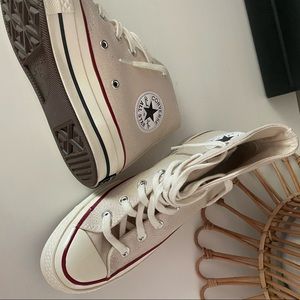 Converse womens 8